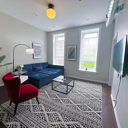 The Secret West Loop Oasis With In-Unit Washer And Dryer For Up To 6 Guests